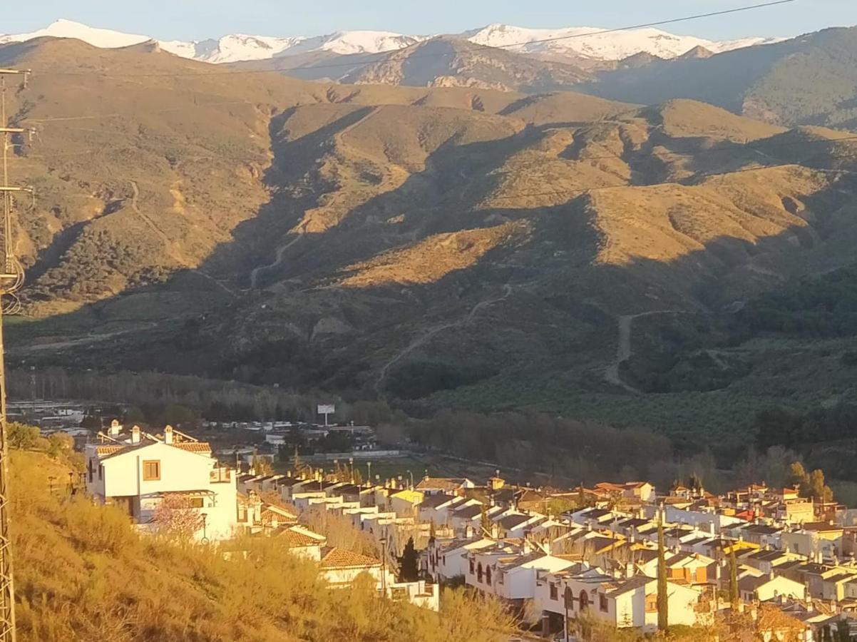 شقة غرناطة  في Casa Ideal Familias Y Grupos Con Balcones Exterior Soleada Patios Cerca Alhambra, Sierra Nevada, Rio Genil, Lancha Del Genil, Parque Llano Y Reloj Del Sol Con Barbacoas, Campo De Futbol, Circuito Gimnasia المظهر الخارجي الصورة