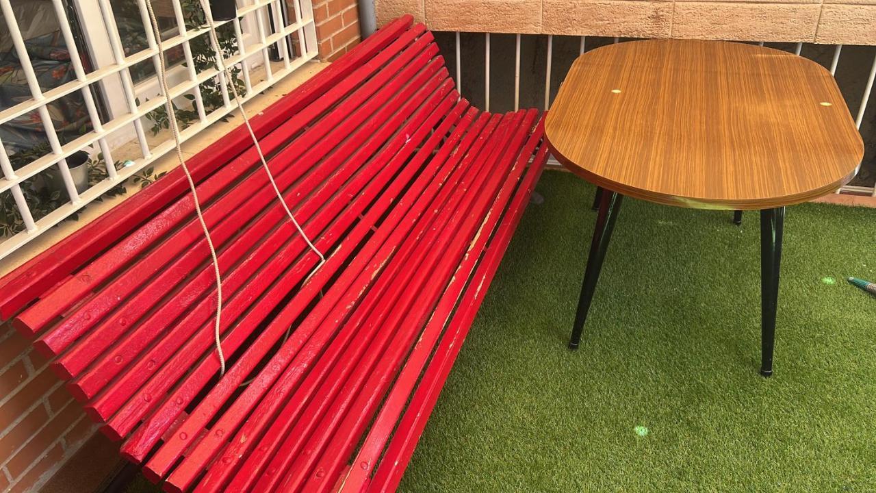 شقة غرناطة  في Casa Ideal Familias Y Grupos Con Balcones Exterior Soleada Patios Cerca Alhambra, Sierra Nevada, Rio Genil, Lancha Del Genil, Parque Llano Y Reloj Del Sol Con Barbacoas, Campo De Futbol, Circuito Gimnasia المظهر الخارجي الصورة