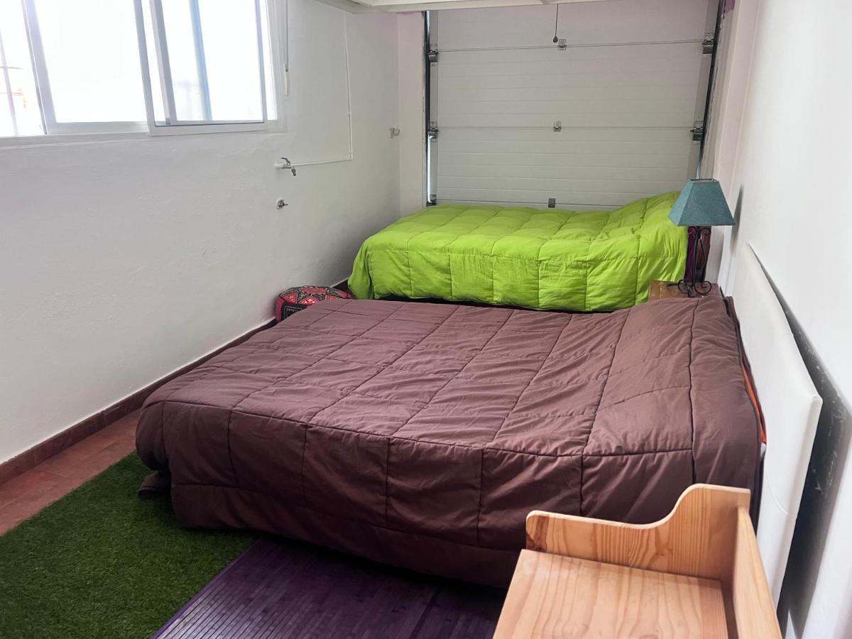 شقة غرناطة  في Casa Ideal Familias Y Grupos Con Balcones Exterior Soleada Patios Cerca Alhambra, Sierra Nevada, Rio Genil, Lancha Del Genil, Parque Llano Y Reloj Del Sol Con Barbacoas, Campo De Futbol, Circuito Gimnasia المظهر الخارجي الصورة