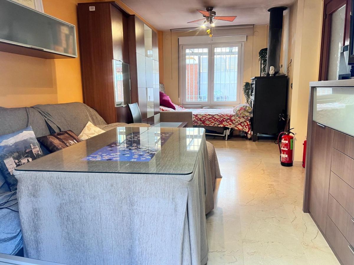 شقة غرناطة  في Casa Ideal Familias Y Grupos Con Balcones Exterior Soleada Patios Cerca Alhambra, Sierra Nevada, Rio Genil, Lancha Del Genil, Parque Llano Y Reloj Del Sol Con Barbacoas, Campo De Futbol, Circuito Gimnasia المظهر الخارجي الصورة