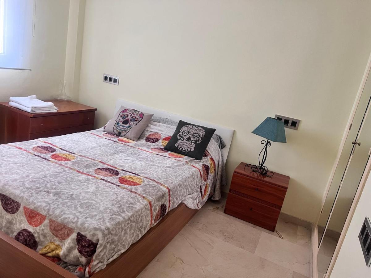 شقة غرناطة  في Casa Ideal Familias Y Grupos Con Balcones Exterior Soleada Patios Cerca Alhambra, Sierra Nevada, Rio Genil, Lancha Del Genil, Parque Llano Y Reloj Del Sol Con Barbacoas, Campo De Futbol, Circuito Gimnasia المظهر الخارجي الصورة