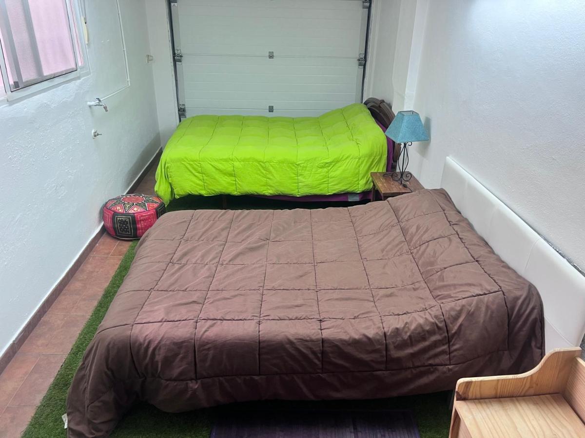 شقة غرناطة  في Casa Ideal Familias Y Grupos Con Balcones Exterior Soleada Patios Cerca Alhambra, Sierra Nevada, Rio Genil, Lancha Del Genil, Parque Llano Y Reloj Del Sol Con Barbacoas, Campo De Futbol, Circuito Gimnasia المظهر الخارجي الصورة