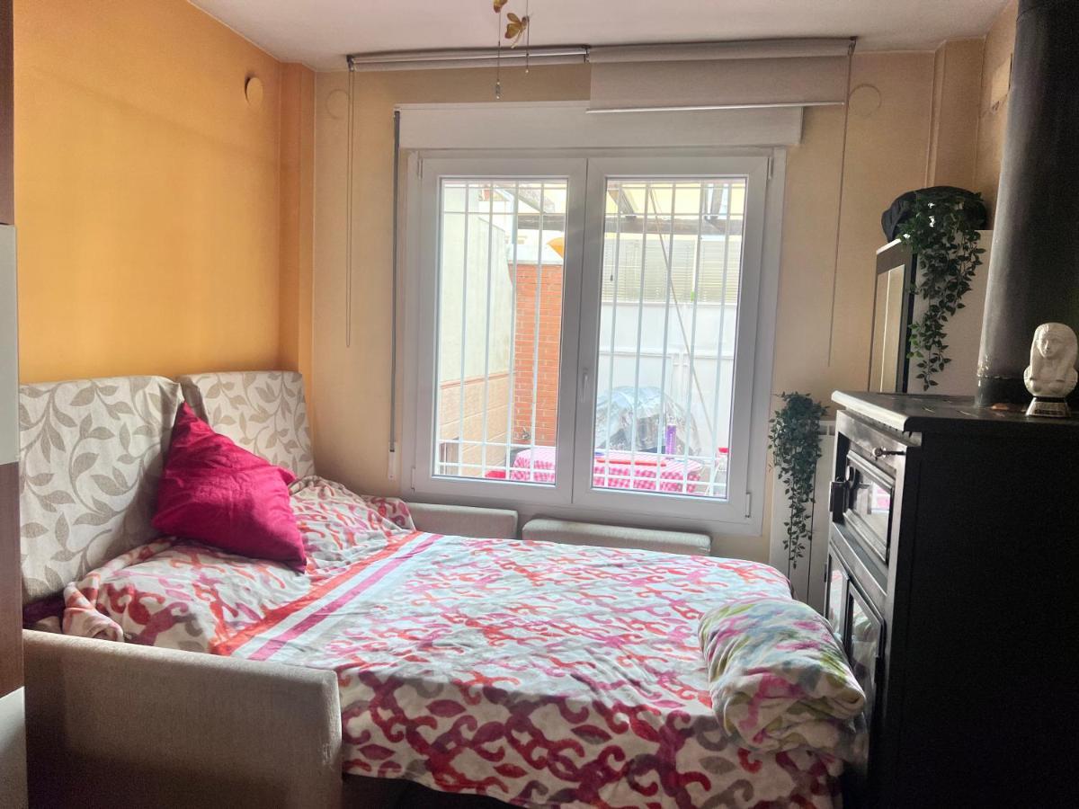شقة غرناطة  في Casa Ideal Familias Y Grupos Con Balcones Exterior Soleada Patios Cerca Alhambra, Sierra Nevada, Rio Genil, Lancha Del Genil, Parque Llano Y Reloj Del Sol Con Barbacoas, Campo De Futbol, Circuito Gimnasia المظهر الخارجي الصورة