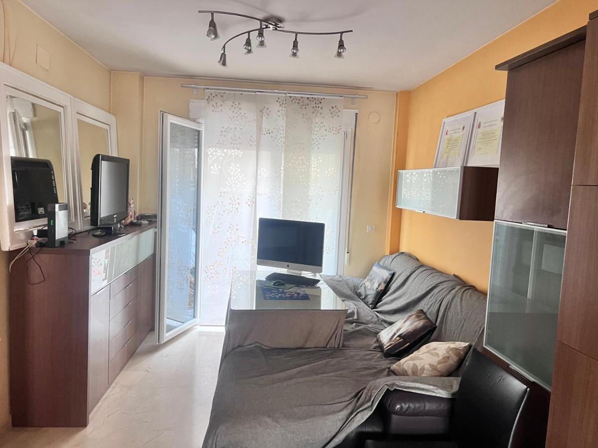شقة غرناطة  في Casa Ideal Familias Y Grupos Con Balcones Exterior Soleada Patios Cerca Alhambra, Sierra Nevada, Rio Genil, Lancha Del Genil, Parque Llano Y Reloj Del Sol Con Barbacoas, Campo De Futbol, Circuito Gimnasia المظهر الخارجي الصورة