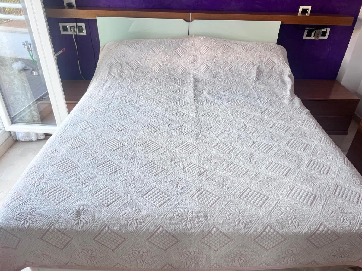 شقة غرناطة  في Casa Ideal Familias Y Grupos Con Balcones Exterior Soleada Patios Cerca Alhambra, Sierra Nevada, Rio Genil, Lancha Del Genil, Parque Llano Y Reloj Del Sol Con Barbacoas, Campo De Futbol, Circuito Gimnasia المظهر الخارجي الصورة