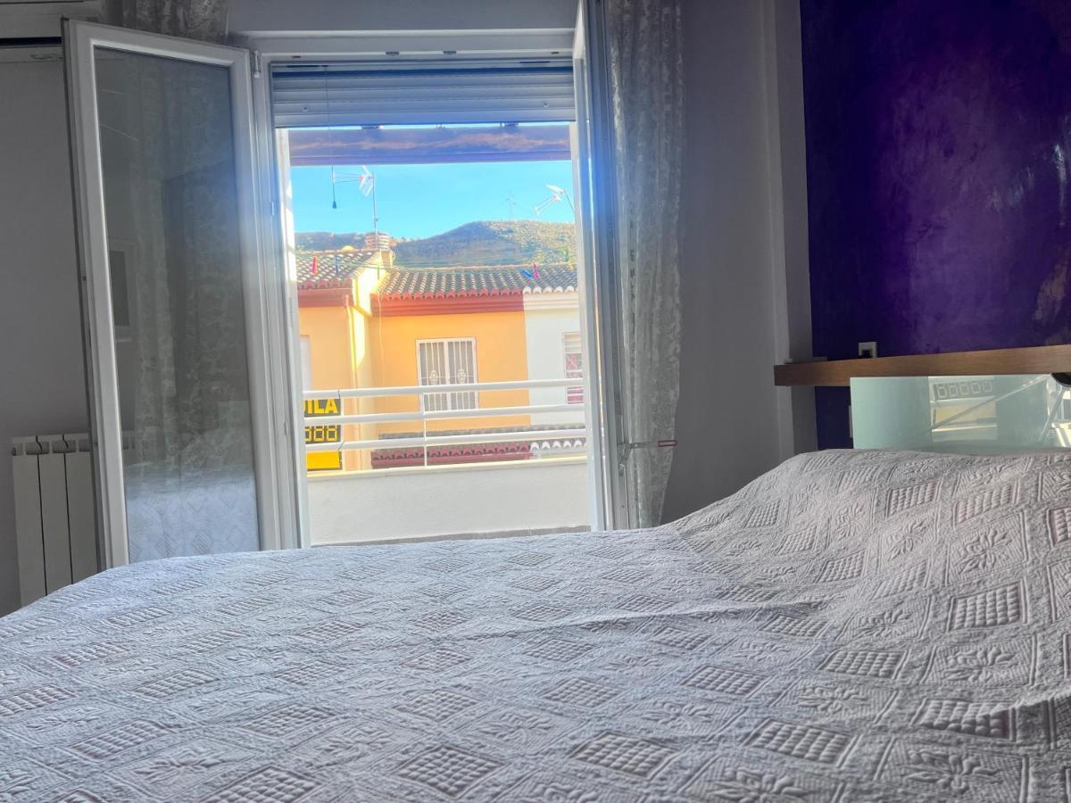 شقة غرناطة  في Casa Ideal Familias Y Grupos Con Balcones Exterior Soleada Patios Cerca Alhambra, Sierra Nevada, Rio Genil, Lancha Del Genil, Parque Llano Y Reloj Del Sol Con Barbacoas, Campo De Futbol, Circuito Gimnasia المظهر الخارجي الصورة