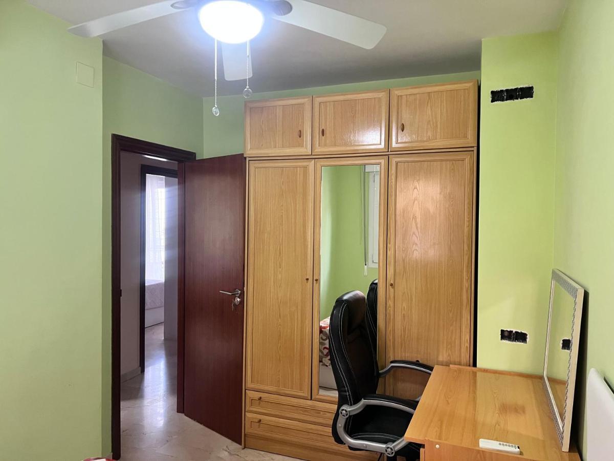 شقة غرناطة  في Casa Ideal Familias Y Grupos Con Balcones Exterior Soleada Patios Cerca Alhambra, Sierra Nevada, Rio Genil, Lancha Del Genil, Parque Llano Y Reloj Del Sol Con Barbacoas, Campo De Futbol, Circuito Gimnasia المظهر الخارجي الصورة