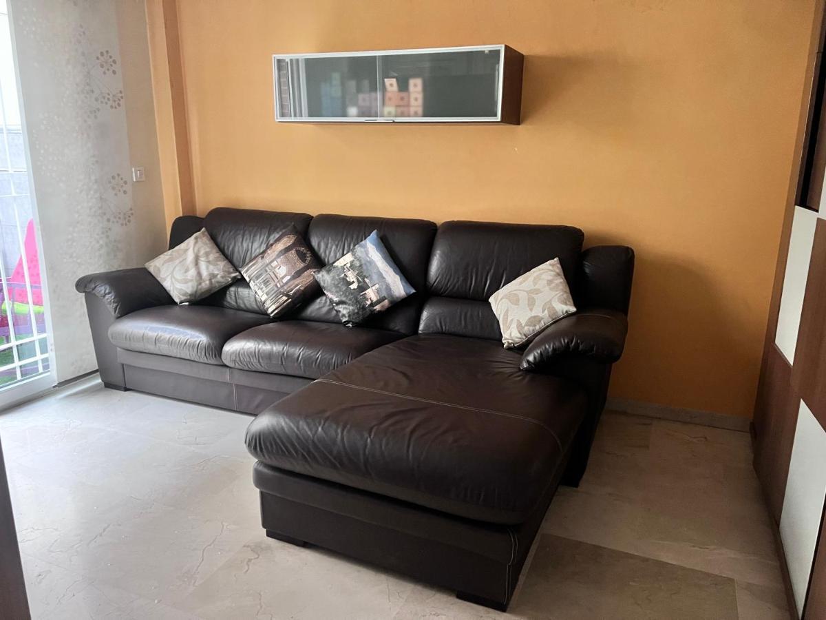 شقة غرناطة  في Casa Ideal Familias Y Grupos Con Balcones Exterior Soleada Patios Cerca Alhambra, Sierra Nevada, Rio Genil, Lancha Del Genil, Parque Llano Y Reloj Del Sol Con Barbacoas, Campo De Futbol, Circuito Gimnasia المظهر الخارجي الصورة