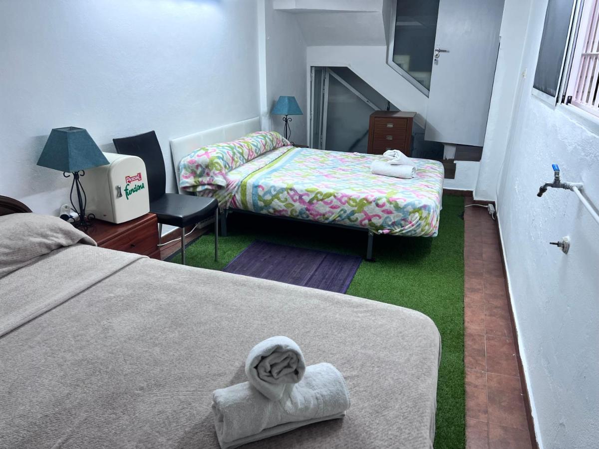 شقة غرناطة  في Casa Ideal Familias Y Grupos Con Balcones Exterior Soleada Patios Cerca Alhambra, Sierra Nevada, Rio Genil, Lancha Del Genil, Parque Llano Y Reloj Del Sol Con Barbacoas, Campo De Futbol, Circuito Gimnasia المظهر الخارجي الصورة